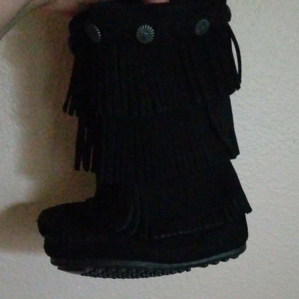 Brand new minnetonka boots